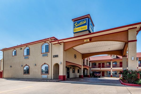 Scottish Inns Suites Houston Hwy 6 South — Property