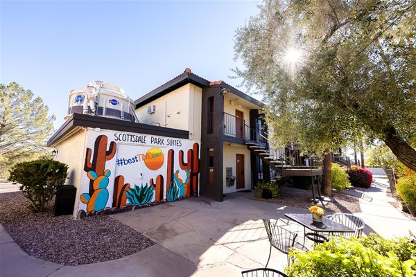Scottsdale Park Suites — Property