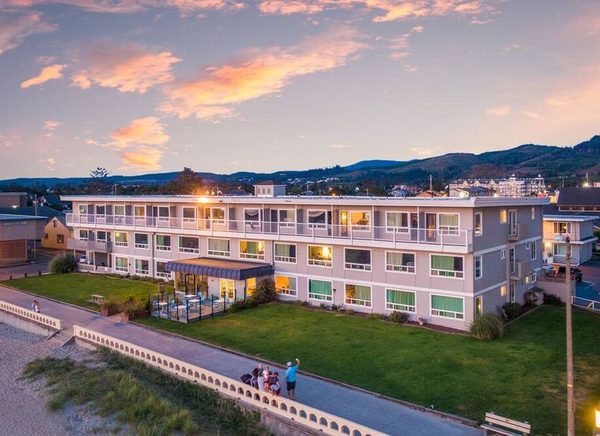 Seashore Inn on the Beach — Property