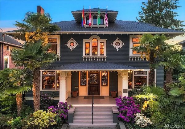 Seattle Gaslight Inn — Property