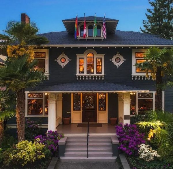 Seattle Gaslight Inn — Property