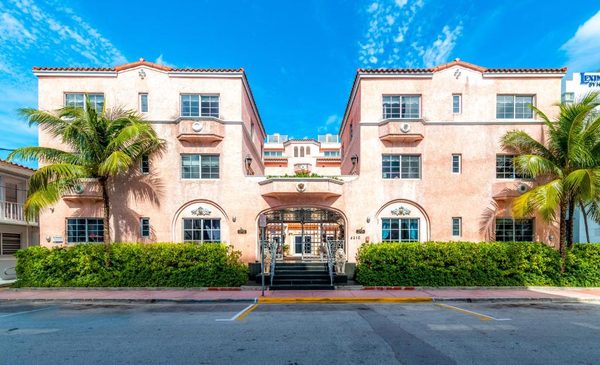 Secret Garden Miami Beach Miami Beach Florida — Property