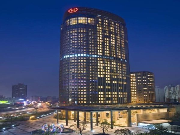 Sheraton Grand Shanghai Pudong Hotel Residences — Property
