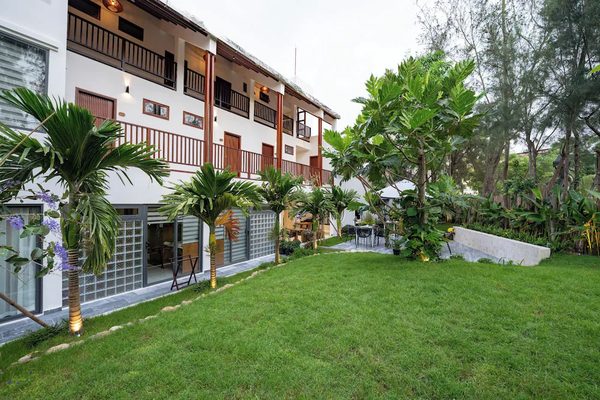 Shoreline Stay — Property