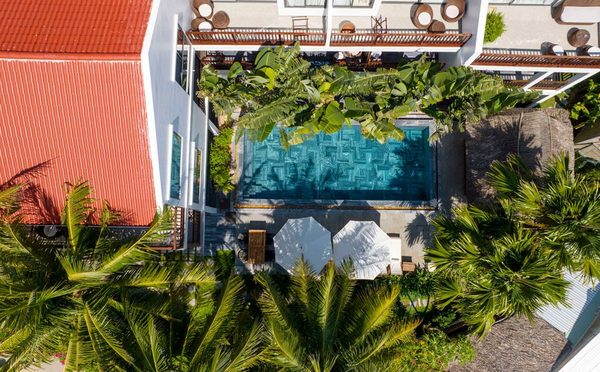 Shoreline Stay — Property