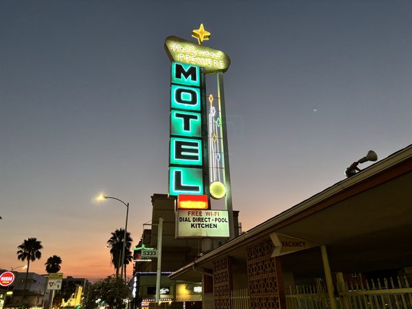 Showtime Motel Los Angeles California — Property