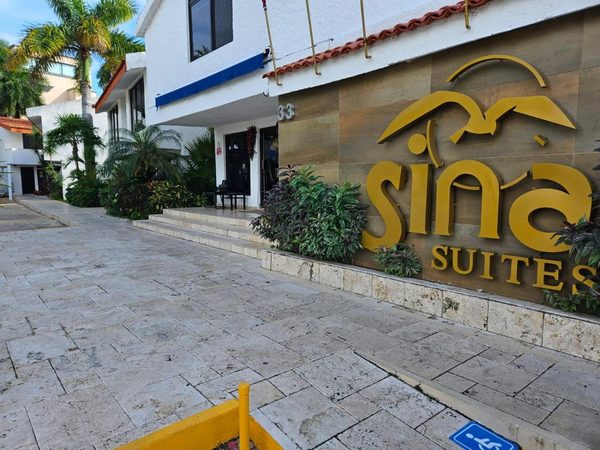 Sina Suites Cancun Solo Adultos — Property
