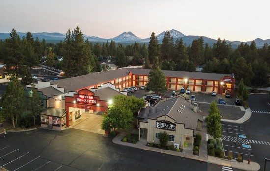 Sisters Inn and Suites — Property