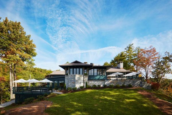 Skyline Lodge — Property