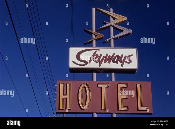 Skyways Hotel Los Angeles California — Property