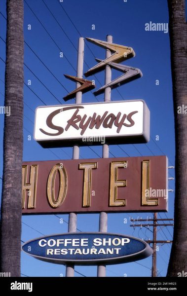 Skyways Hotel Los Angeles California — Property