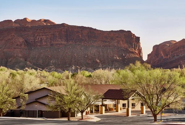 Slackline Moab Outset Collection by Hilton Moab Utah — Property