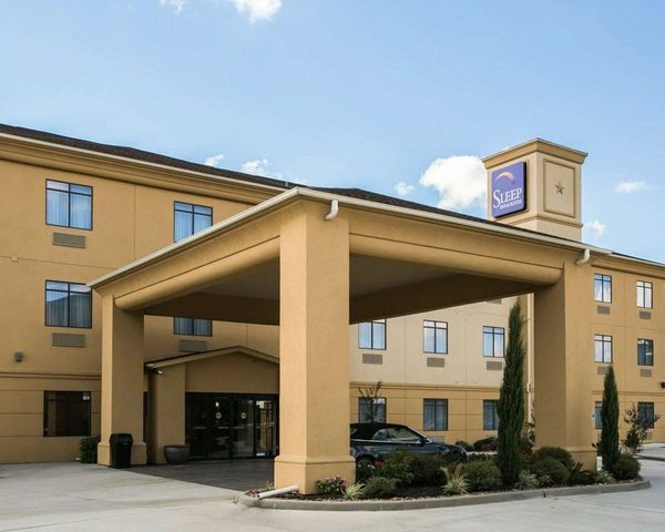 Sleep Inn Suites Hwy 290 NW Freeway — Property