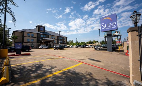Sleep Inn Suites Near Downtown North — Property