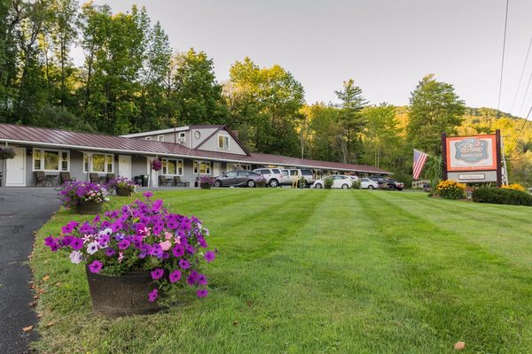 Sleep Woodstock Motel — Property
