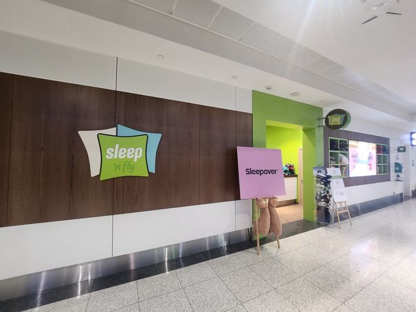 Sleepover Dubai International Airport D Gates Terminal 1 — Property