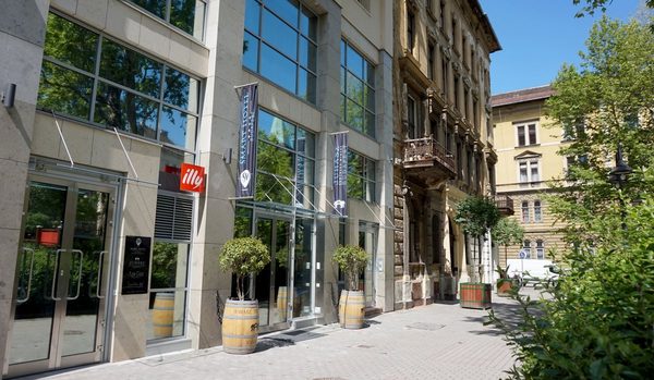 Smart Hotel Budapest — Property