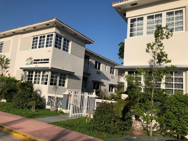 Sogno di Mare Hotel Apartments Miami Beach Florida — Property