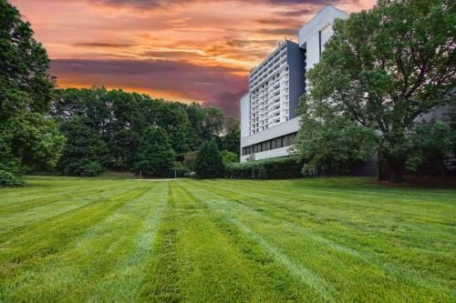 Sonesta Charlotte Lower South End — Property
