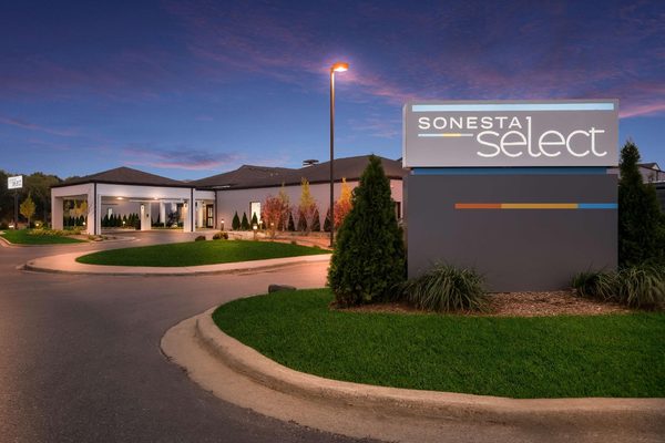 Sonesta Select Detroit Auburn Hills — Property