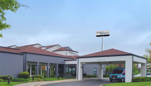 Sonesta Select Kansas City Airport Tiffany Springs — Property