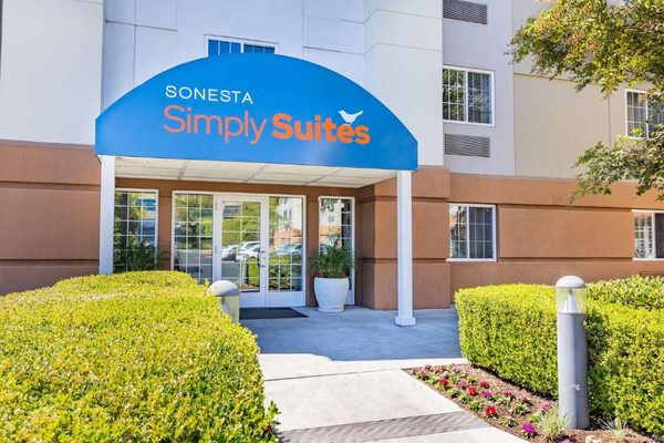 Sonesta Simply Suites Houston Brookhollow — Property