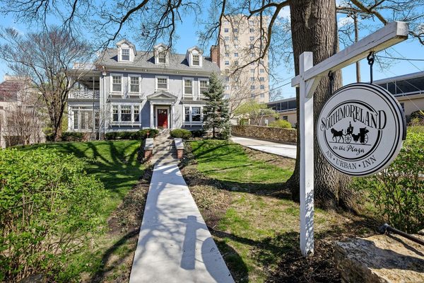 Southmoreland on the Plaza — Property