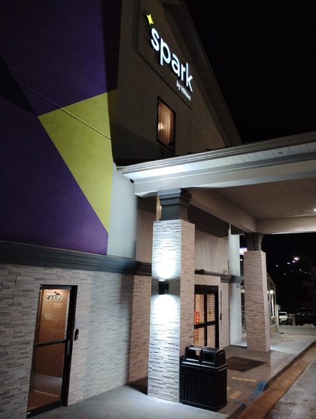 Spark By Hilton Atlanta Cumberland Ballpark — Property