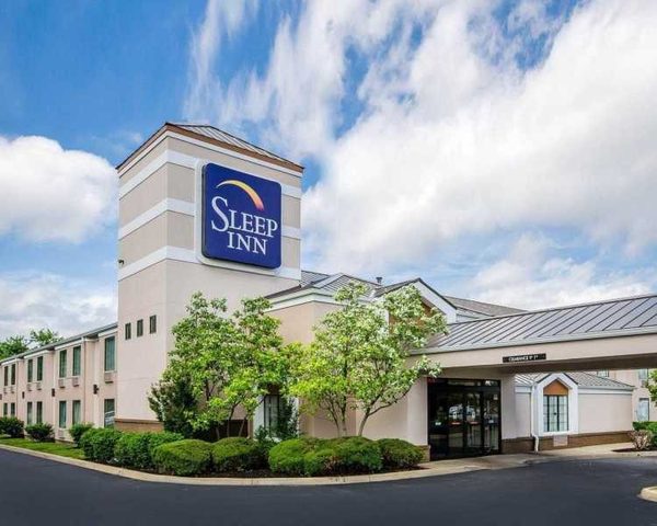 Spark by Hilton Louisville Airport — Property