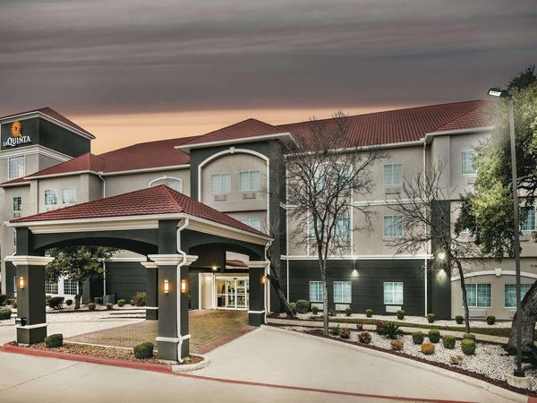 Spark by Hilton San Antonio Dominion — Property