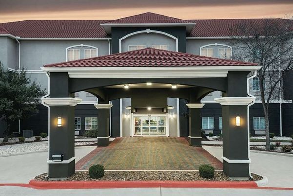 Spark by Hilton San Antonio Dominion — Property