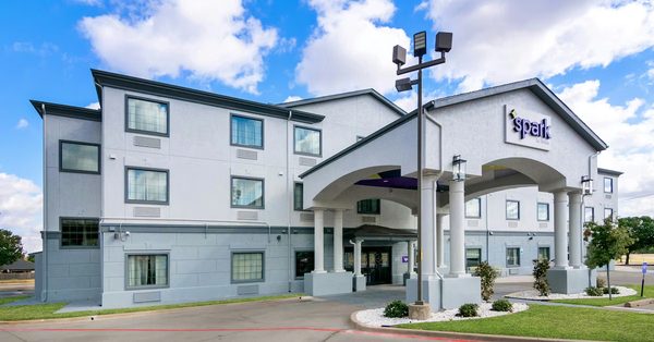 Spark By Hilton Wichita East — Property