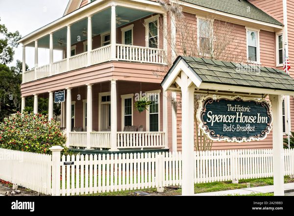 Spencer House Inn Bed and Breakfast St Marys Georgia — Property
