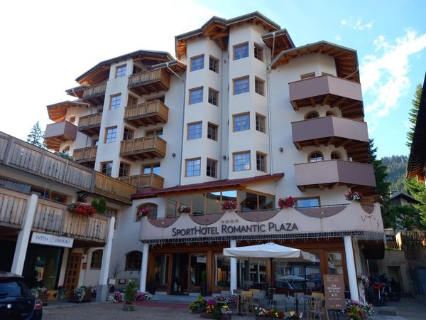 Sporthotel Romantic Plaza — Property