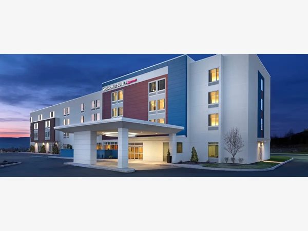 SpringHill Suites by Marriott Hampton — Property