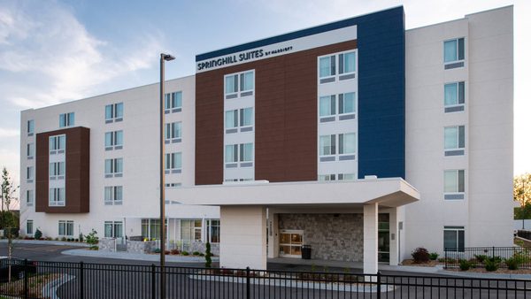 Springhill Suites Kansas City Northeast — Property