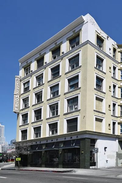 St George Inn Suites Los Angeles California — Property