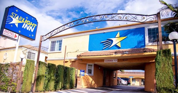Starlight Inn La Brea Los Angeles California — Property