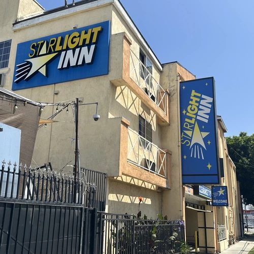 Starlight Inn La Brea Los Angeles California — Property
