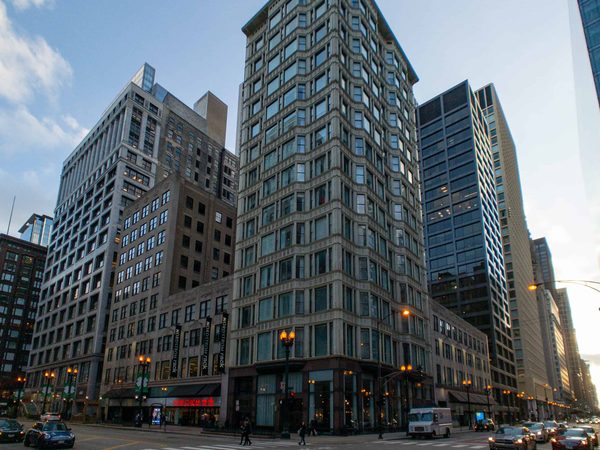Staypineapple An Iconic Hotel The Loop Chicago — Property