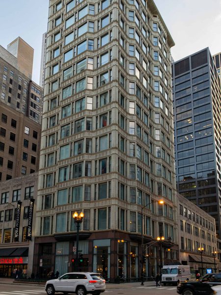 Staypineapple An Iconic Hotel The Loop Chicago — Property