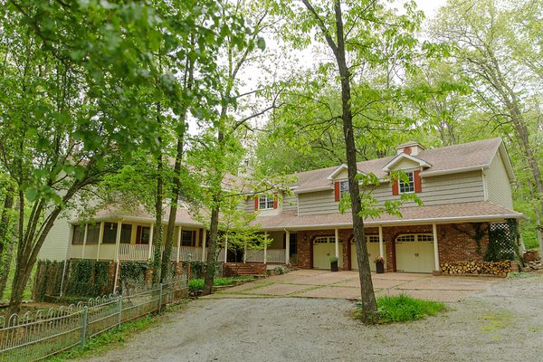 Stone Face Manor Bed Breakfast — Property