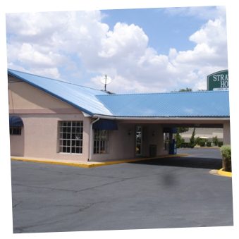 Stratford House Inn and Suites — Property