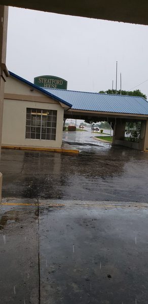 Stratford House Inn and Suites — Property
