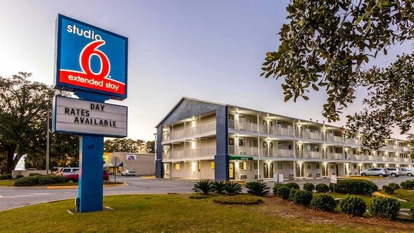 Studio 6 Extended Stay Savannah GA — Property