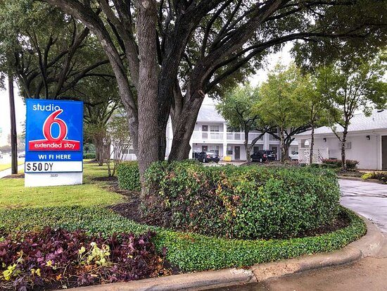 Studio 6 Houston Westchase — Property