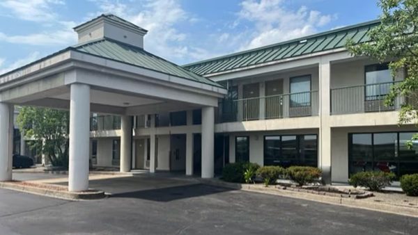 Studio 6 Suites Louisville KY Airport Expo Center — Property