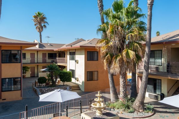 Studio City Inn Los Angeles California — Property