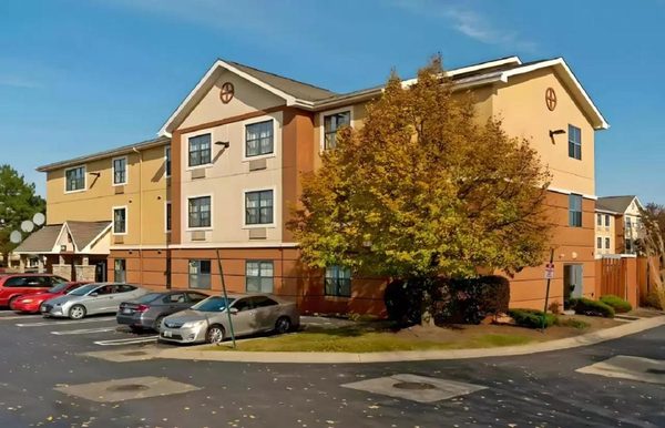 Suburban Studios Auburn Hills Detroit — Property