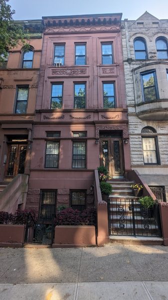 Sugar Hill House New York City New York — Property